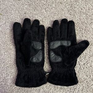 Fuzzy black Columbia womens omni heat gloves size M